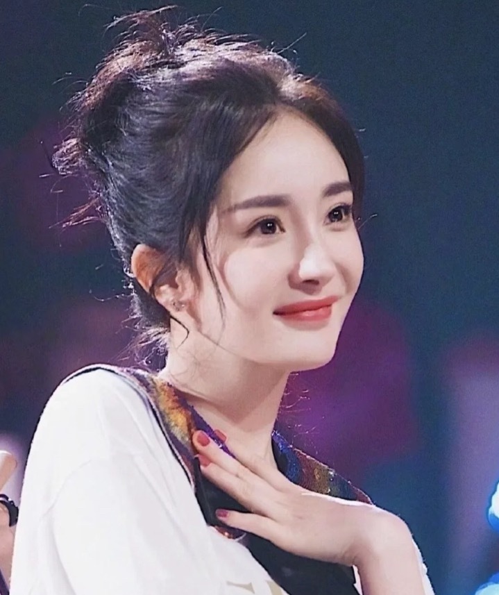 娱乐圈哪个演员的眼睛最好看，杨幂敢说第二，无人敢说第一，她的眼睛恰到好处的美，直