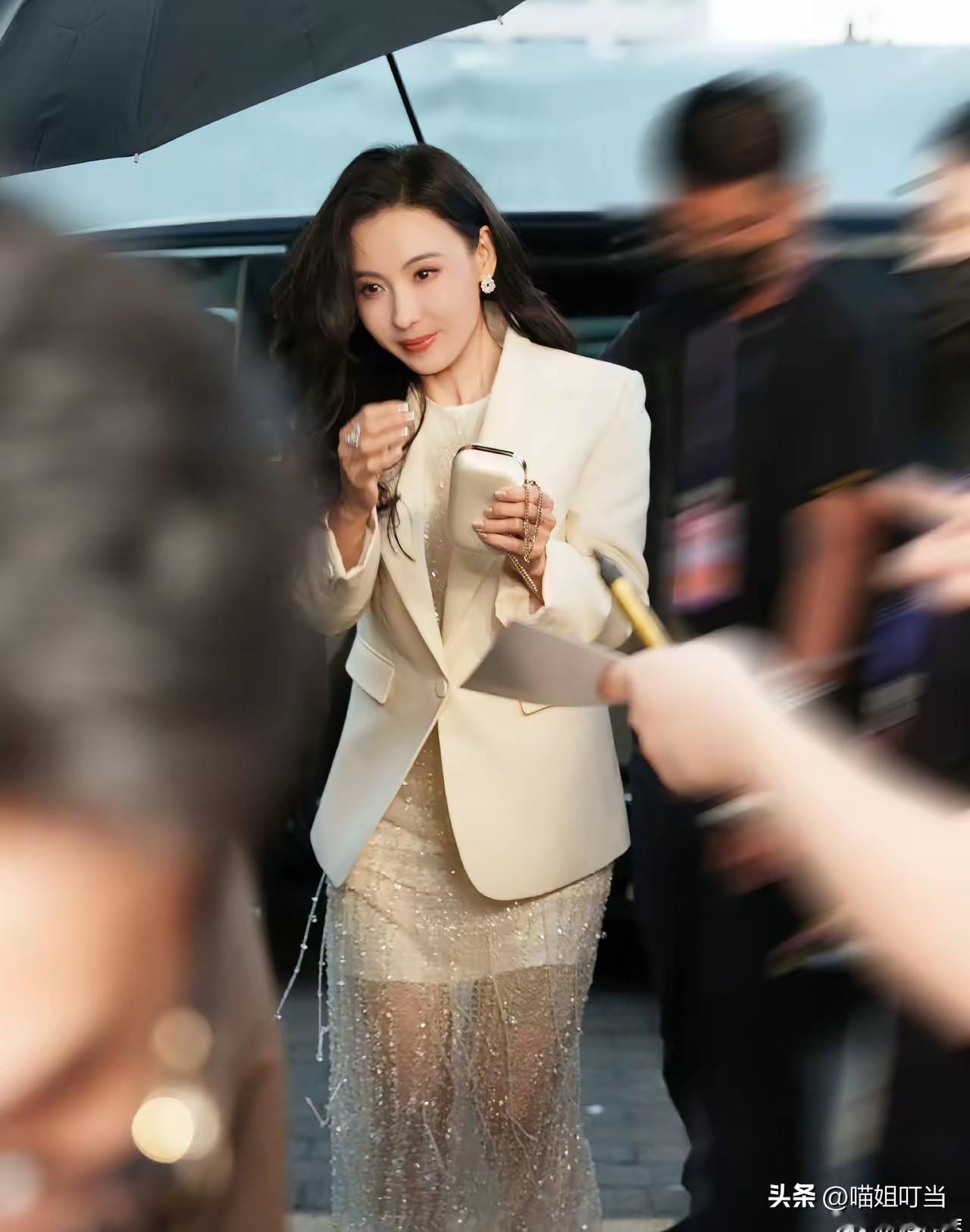 谢霆锋介不介意王菲与男闺蜜Ryan的亲密互动，我不知道，但我可以肯定的是，王菲内