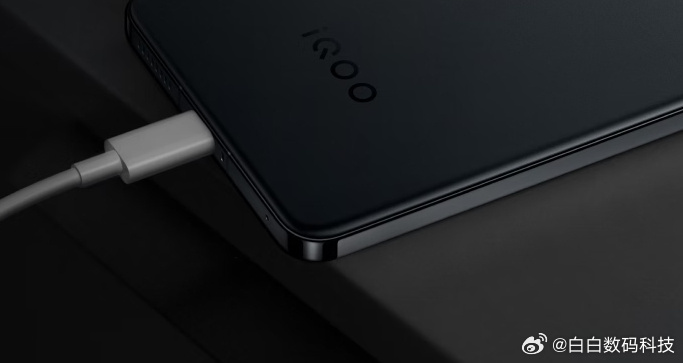 iQOO 15是100W+7K+大电池，Neo系列也是100W，这次没有延续12