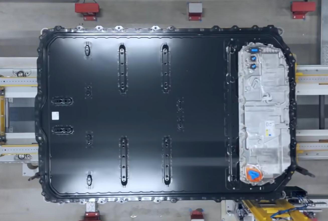 CTB电池包重量 小米SU7的电池包你看，这电池包上的地板横梁，算不算，怎么算不