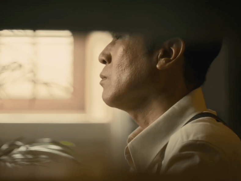 于和伟90秒内诠释万千情绪 他被捕那场戏，面对敌人的审讯，他没有愤怒也没有恐惧，