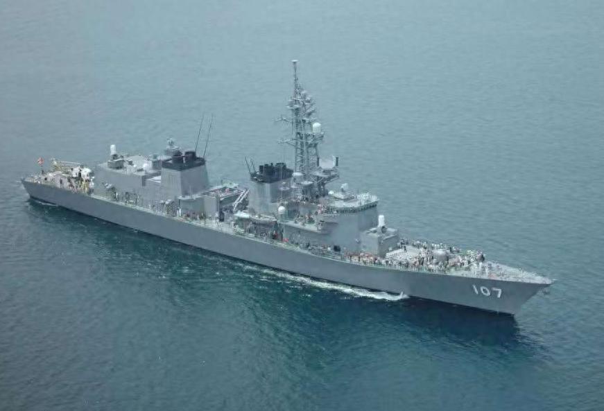 谁能想到，日本居然敢在4月17日《马关条约》签订纪念日这天，派军舰大摇大摆地穿航