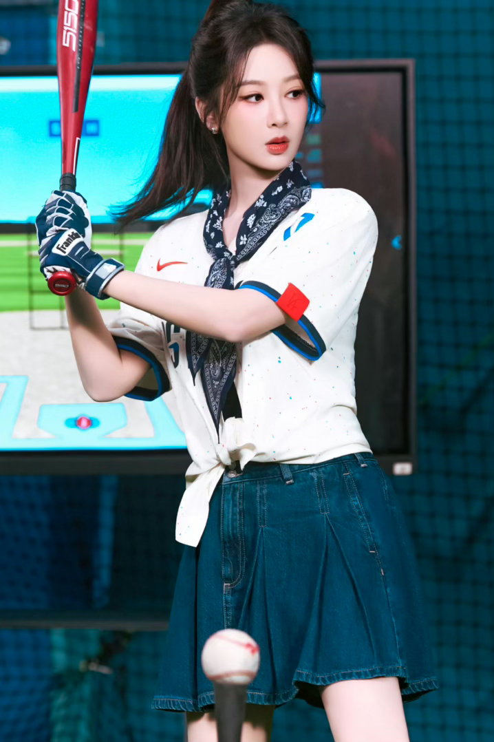 杨紫[超话]  yz杨紫董竹君 yz‍杨紫玉兰花开君再来 💜✨你是我往后余生里