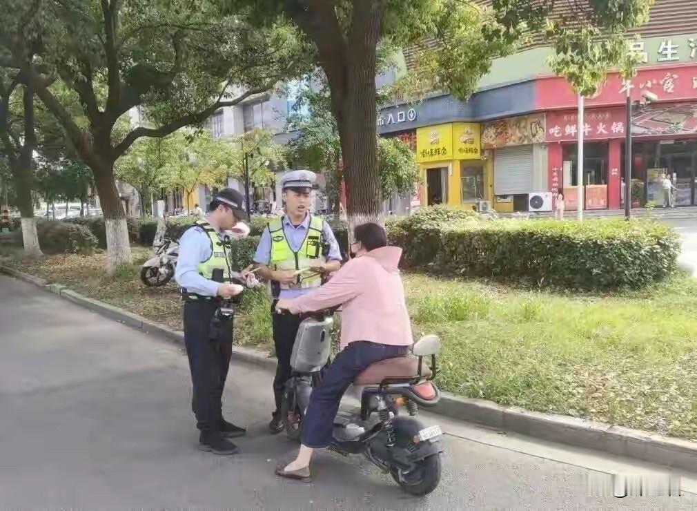 别再以为“多管闲事”是吃亏了。

北京这波新规，等于明明白白告诉普通人：你手里的