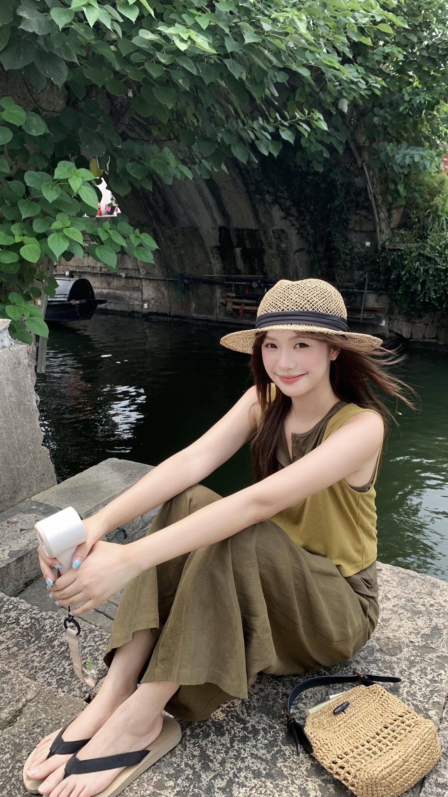 你应该在太阳底下大声无畏的称赞自己。