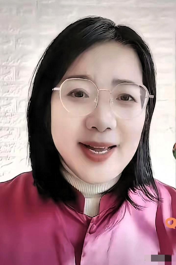 重磅！11月27号周四，东篱老师和大娘的对决终于要开会了！
 
这场对峙最戳人的