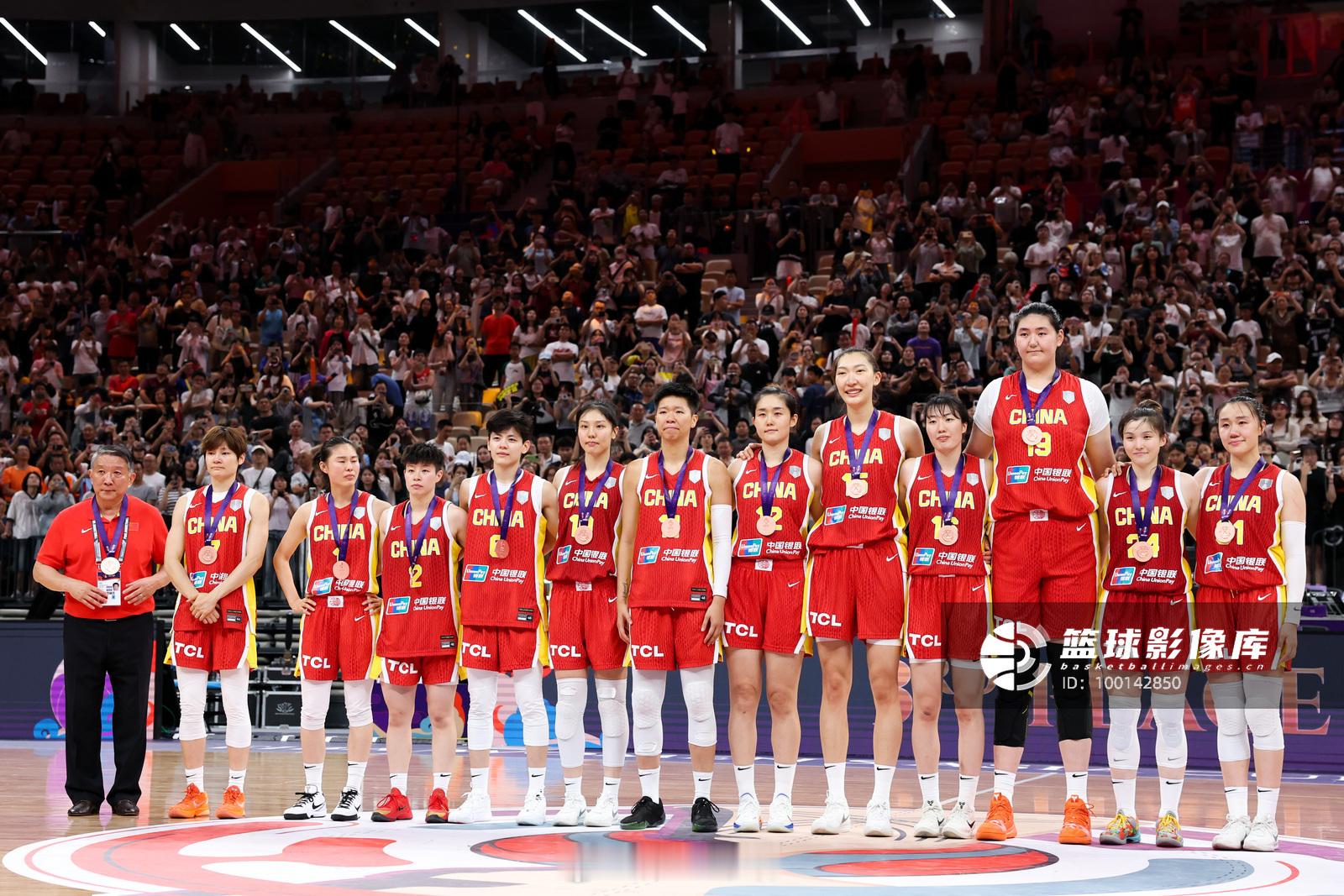 中国女篮 这次夏季集训，官方通告里有两句话：围绕2028年洛杉矶奥运会的长远目标