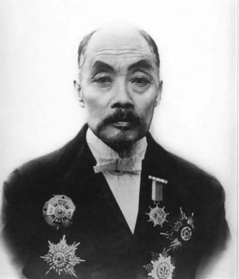 中国历史上有这么一个奇人，苦读30年，考上了天下第一的状元，结果官帽子还没戴热，