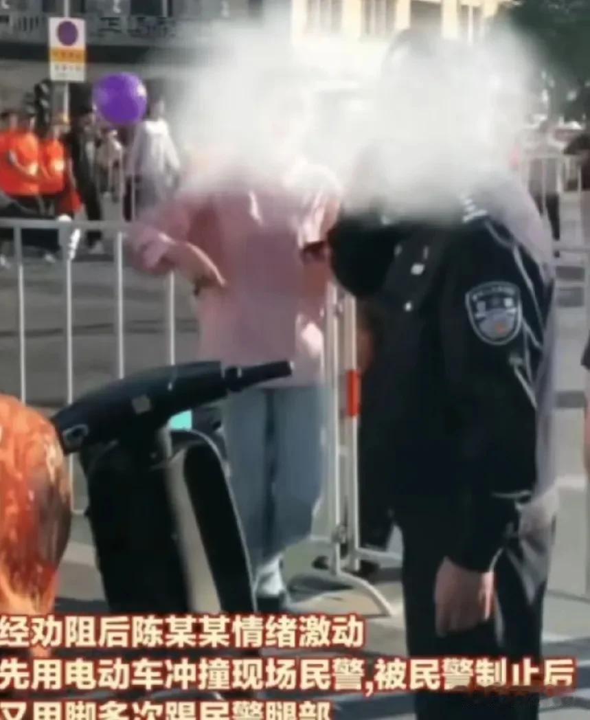 这个女人火🔥了。
一码归一码，像她这种暴脾气娘家人可以放心她嫁人了，根本不用担