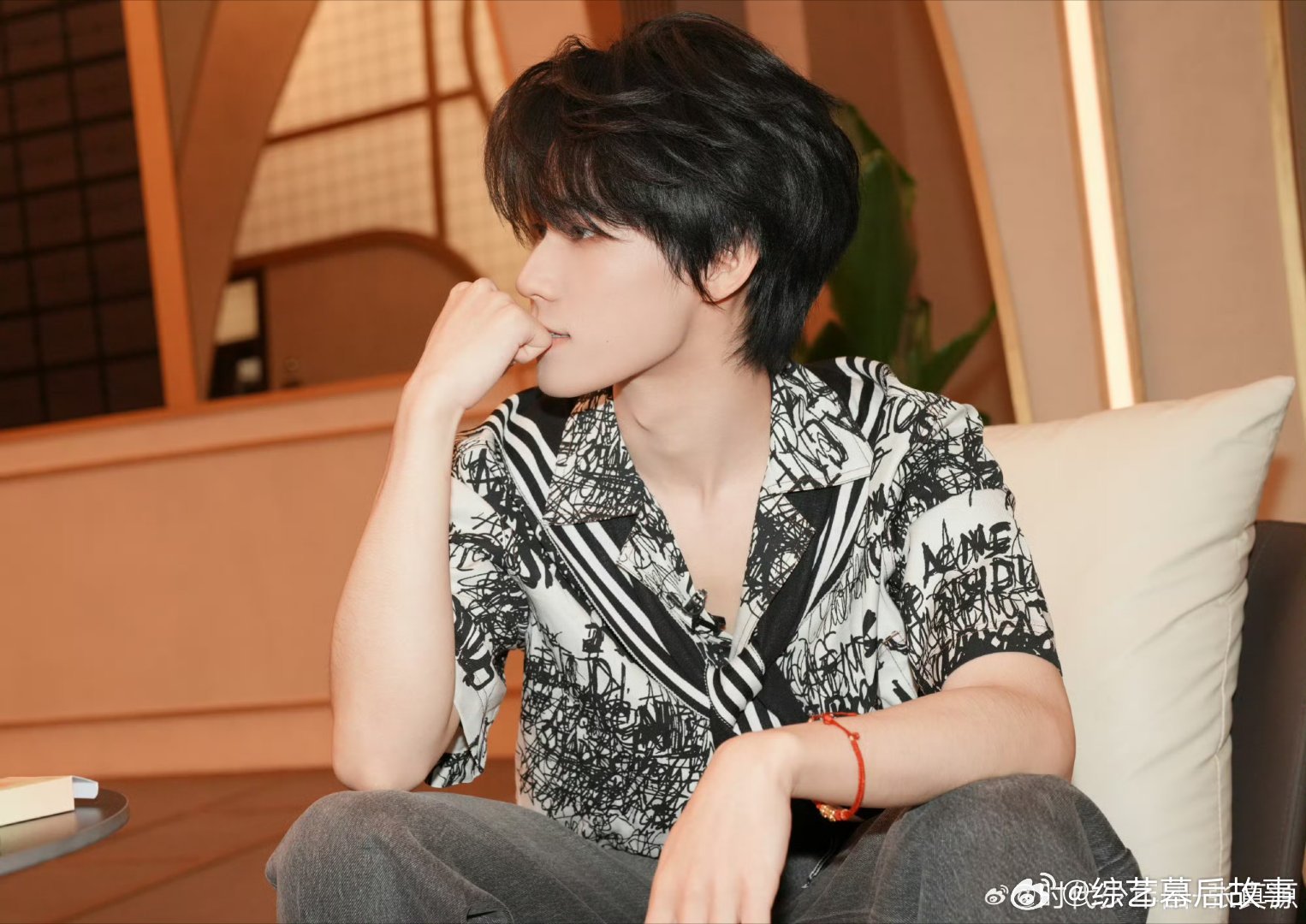 张真源为自己勇敢走第一个鼓掌张真源为自己鼓掌一句也是勇敢走第一个了，简简单单一句