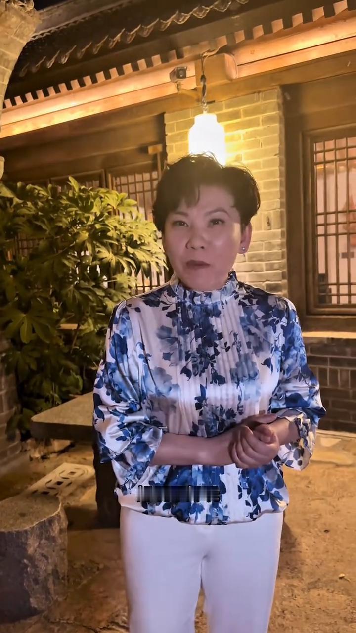国风古韵整活儿了。
大家好，今天我来到我的家乡郑州电影小镇逛一逛，好玩不好玩？跟