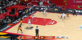 庞峥麟真的比徐杰强太多，今天庞峥麟面对广东男篮拿下全场最高的23分，带领江苏男篮