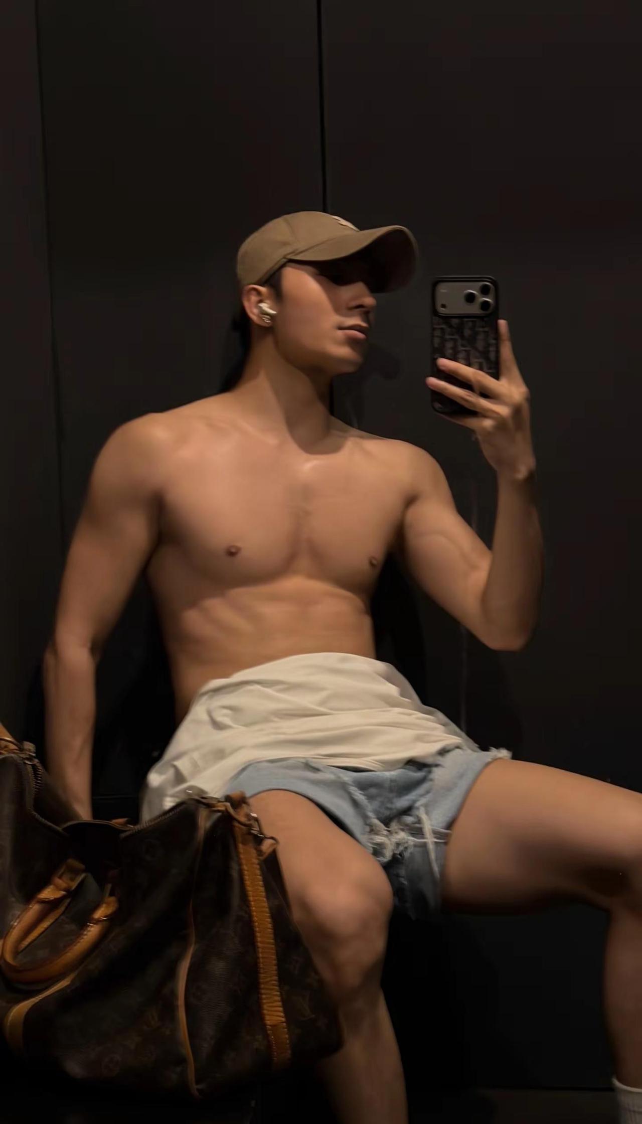 你早晚都要谈恋爱 和我谈怎么了 健身185身材管理 肌肉线条