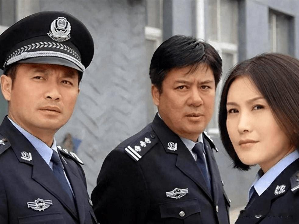李诚儒亲自上阵来辟谣了，《重案六组》要被翻拍的消息在网上流传开来之后，他就直接说