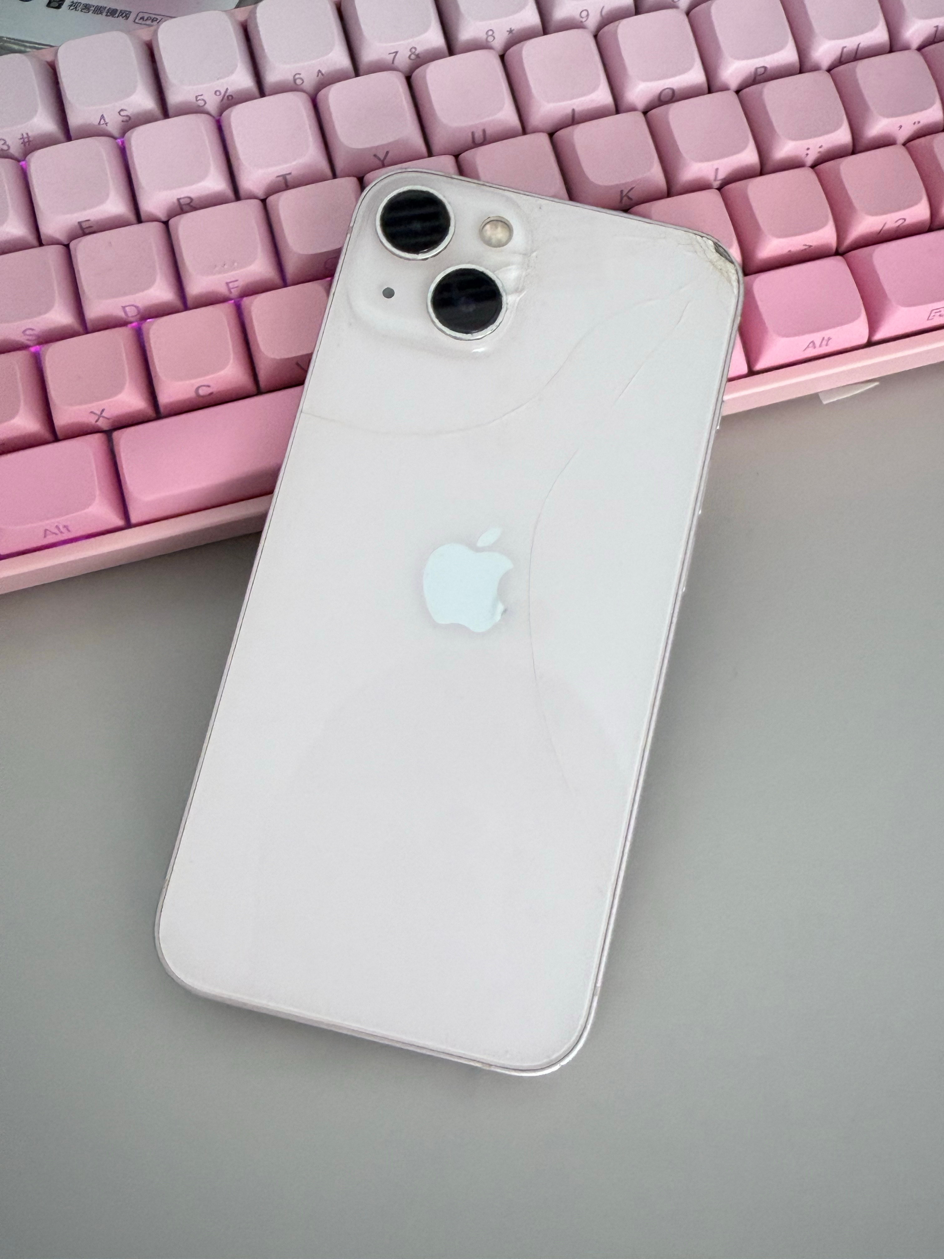 我说iPhone 13 稳稳的很贴心没人反对吧？没有惊艳的变化但处处透着成熟的体