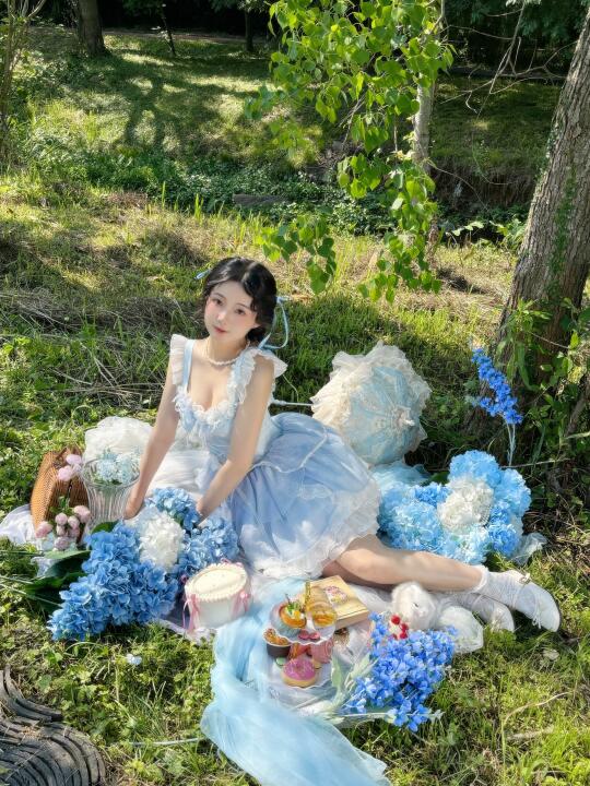 一天四组服化道全包的一日写真集如何呢
