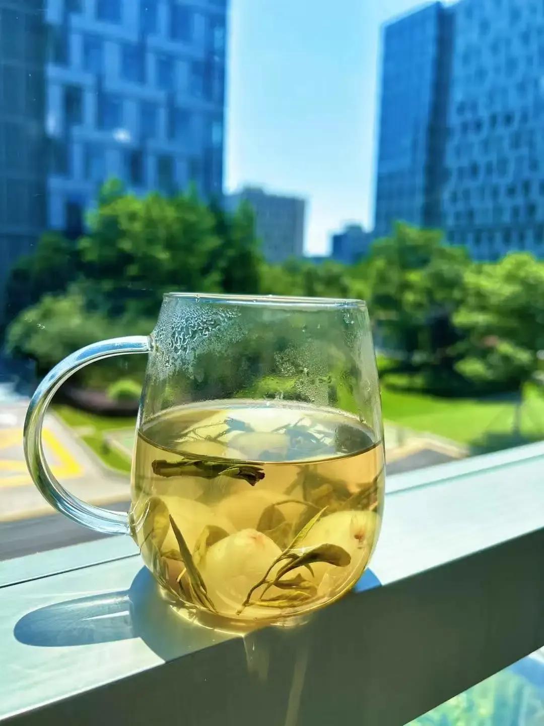 天啊！一个月的时间，我胖了5斤，113斤了！创造了历史记录！

我现在身体壮壮的