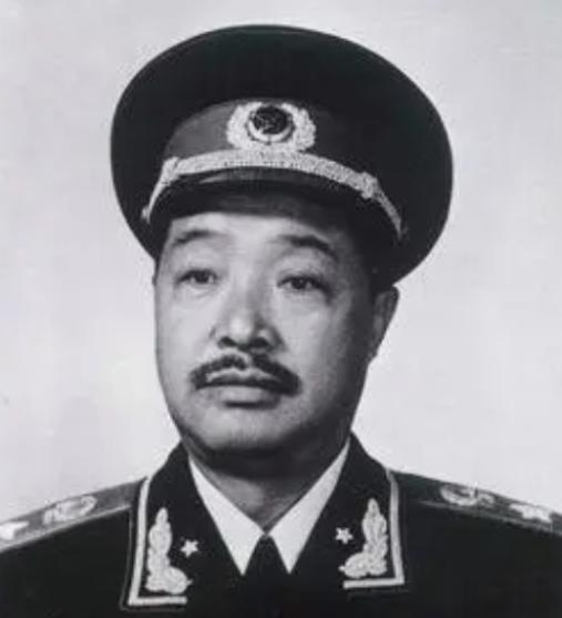1956年，贺龙以特使身份出访巴基斯坦，总统米尔扎邀他一同打猎，米尔扎收获40多