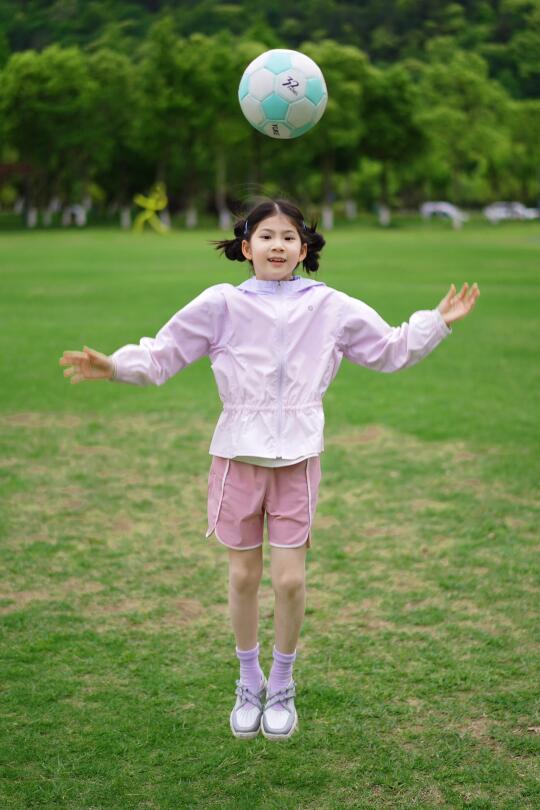 穿着最粉的衫🌸踢最帅的球⚽️