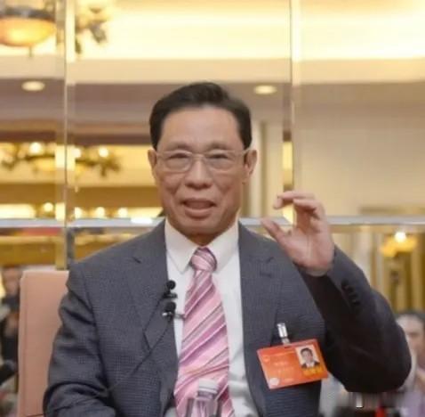 钟南山院士提倡大家待在家里的初衷你可能不理解，我来给你解释一下，你一定要知道……