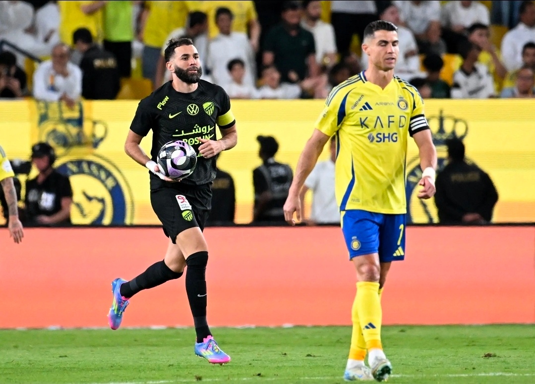 C罗阻挠本泽马转会真是不理解为啥还有些人说C罗的职业素养堪称楷模。 