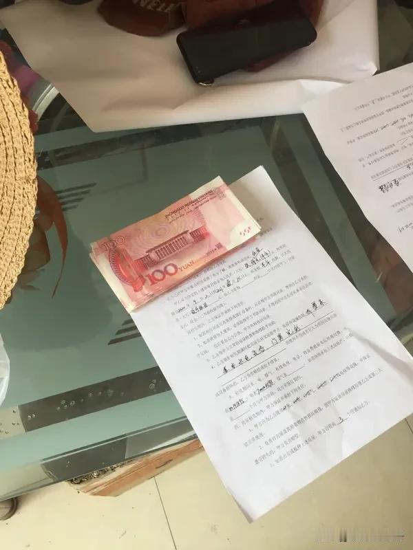 有些事真的不吐不快。
朋友资金周转不开，
我从银行贷款10万帮他应急，说好利息他