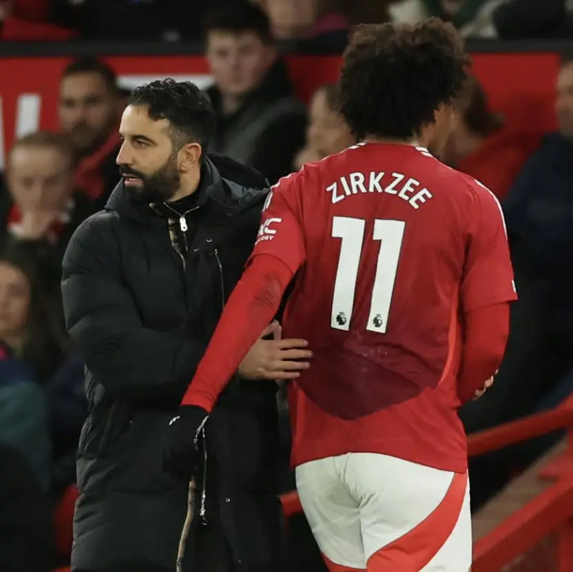 曼联本赛季仍有望冲击欧冠资格，以当前英超的整体状态来看，这套阵容完全有能力凭借单