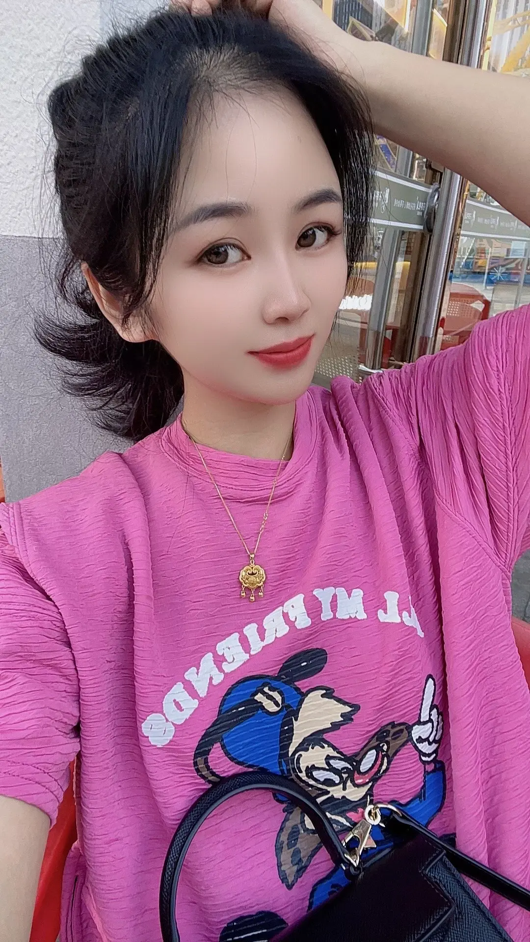 〝你多久没有发自内心的笑，明明累非要说着自己还好，你总想为别人遮风挡雨...