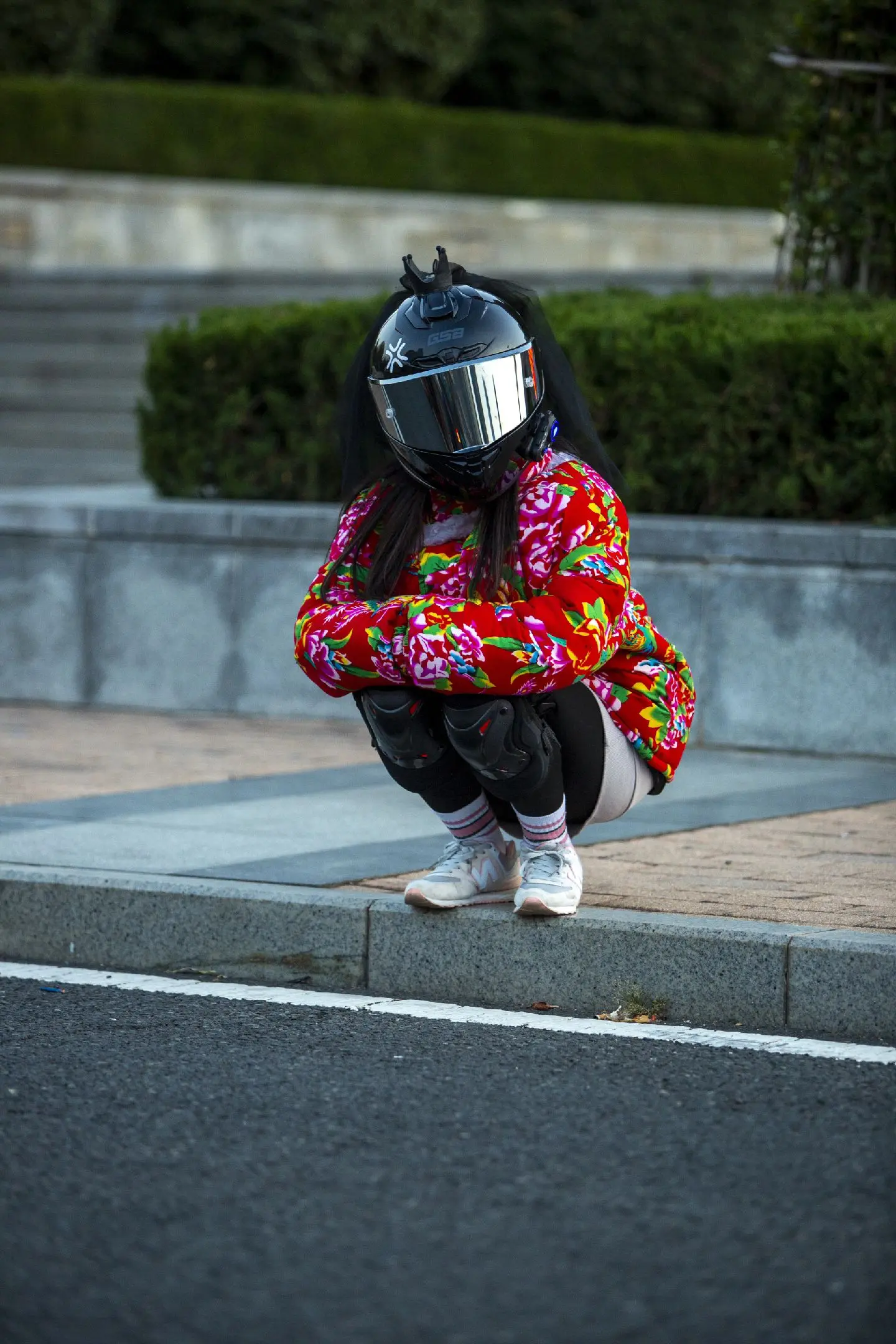 “靠别人的嘴来了解我 你的脑袋是用来增高的？”