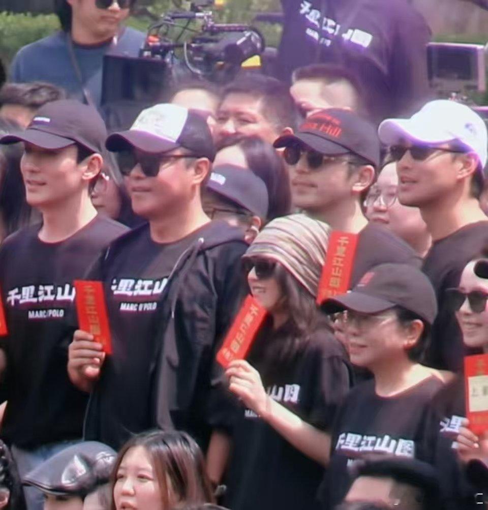 朱一龙陈思诚二搭 电影《千里江山图》开机，陈思诚导演，朱一龙、张子枫主演，都是二