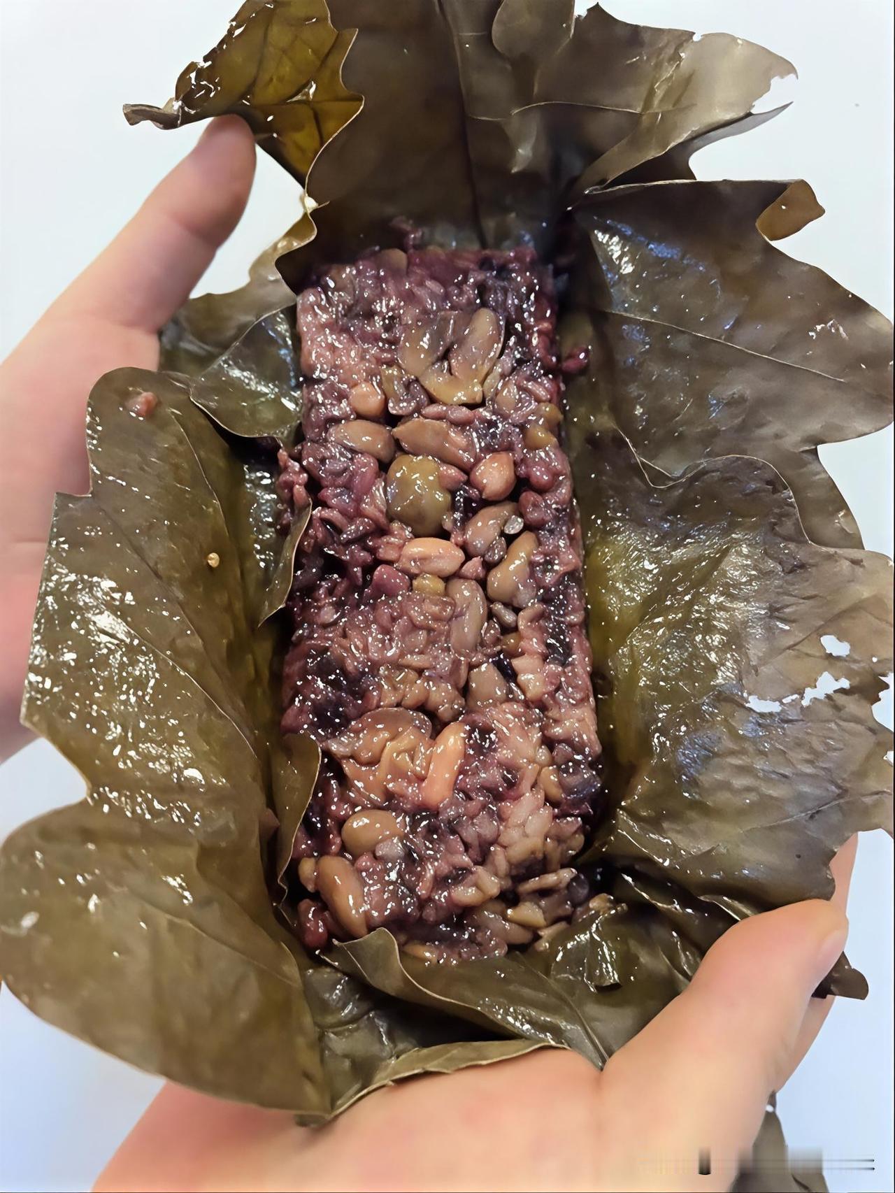 砖头大粽子，吃一个就撑了。