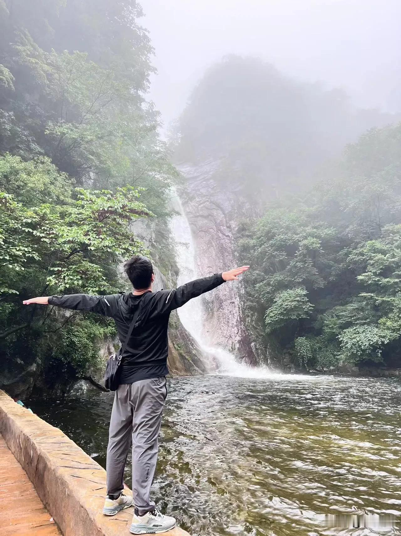 真正厉害的人都具备一个普遍的特征，那就是能够为自己的人生负责。

很多人为什么总