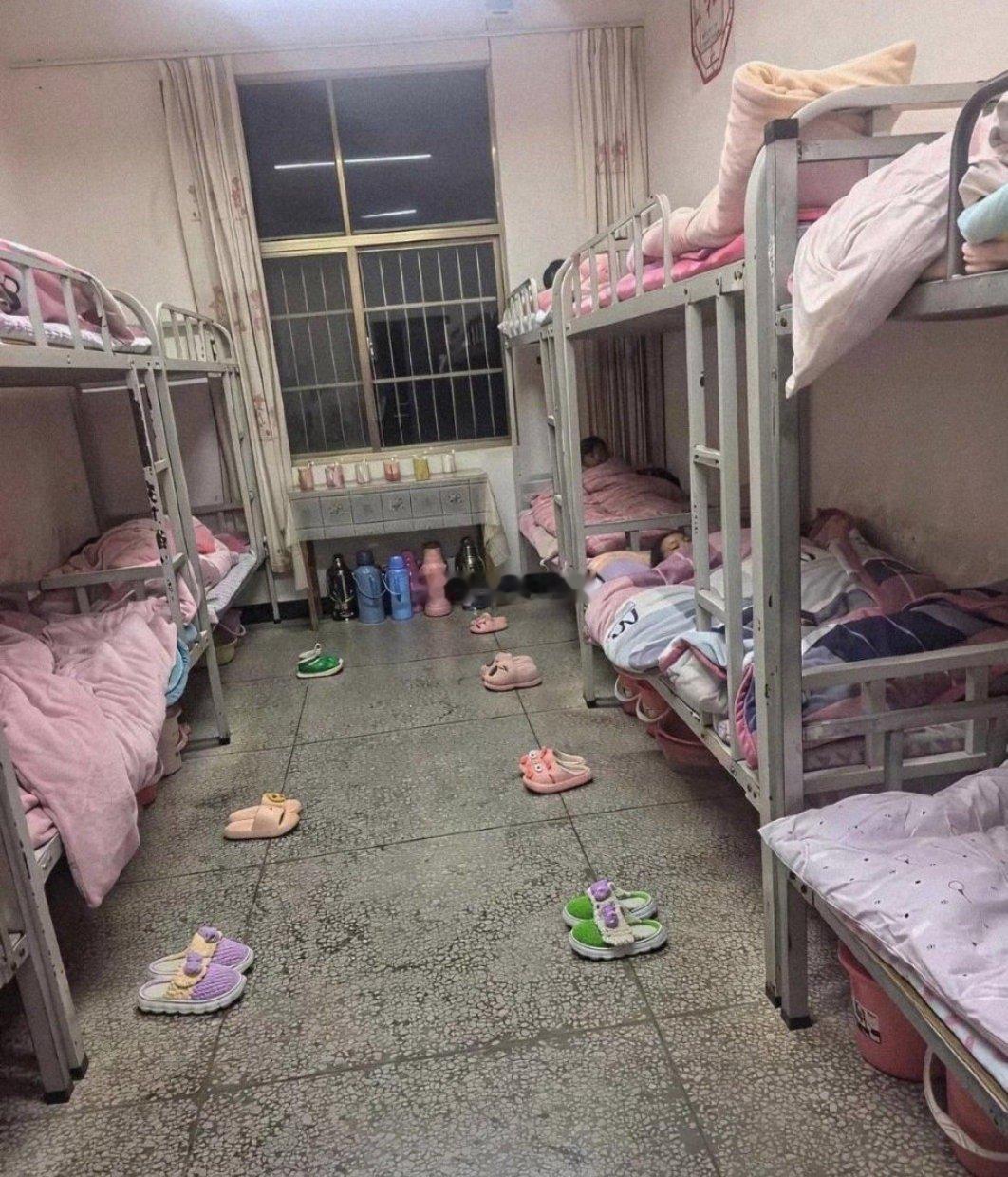 这么小的孩子，真的有必要在学校寄宿吗？ 