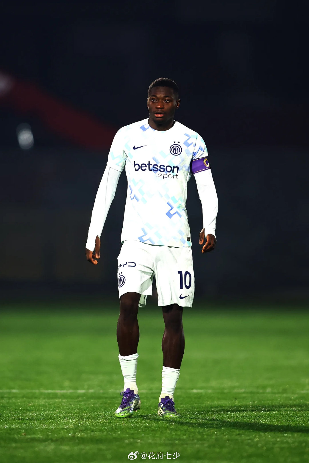 韦基执教的U23梯队联赛第31轮主场0比1阿尔比诺勒菲，一场比赛伤了三个，阵容（