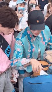 丁禹兮翟潇闻没头脑和没头脑 这俩听到技能介绍的反应：[疑问][吃惊] 没头脑的脑