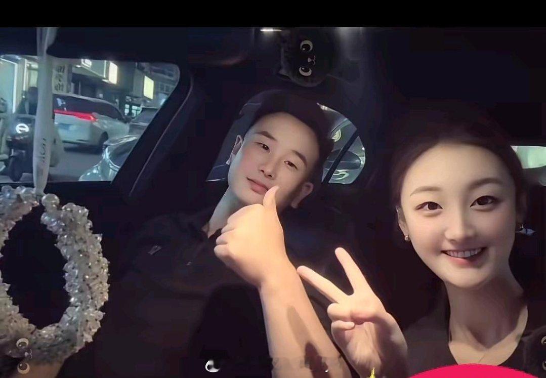 陈亚男离婚，换现在这个老公挺明智的 