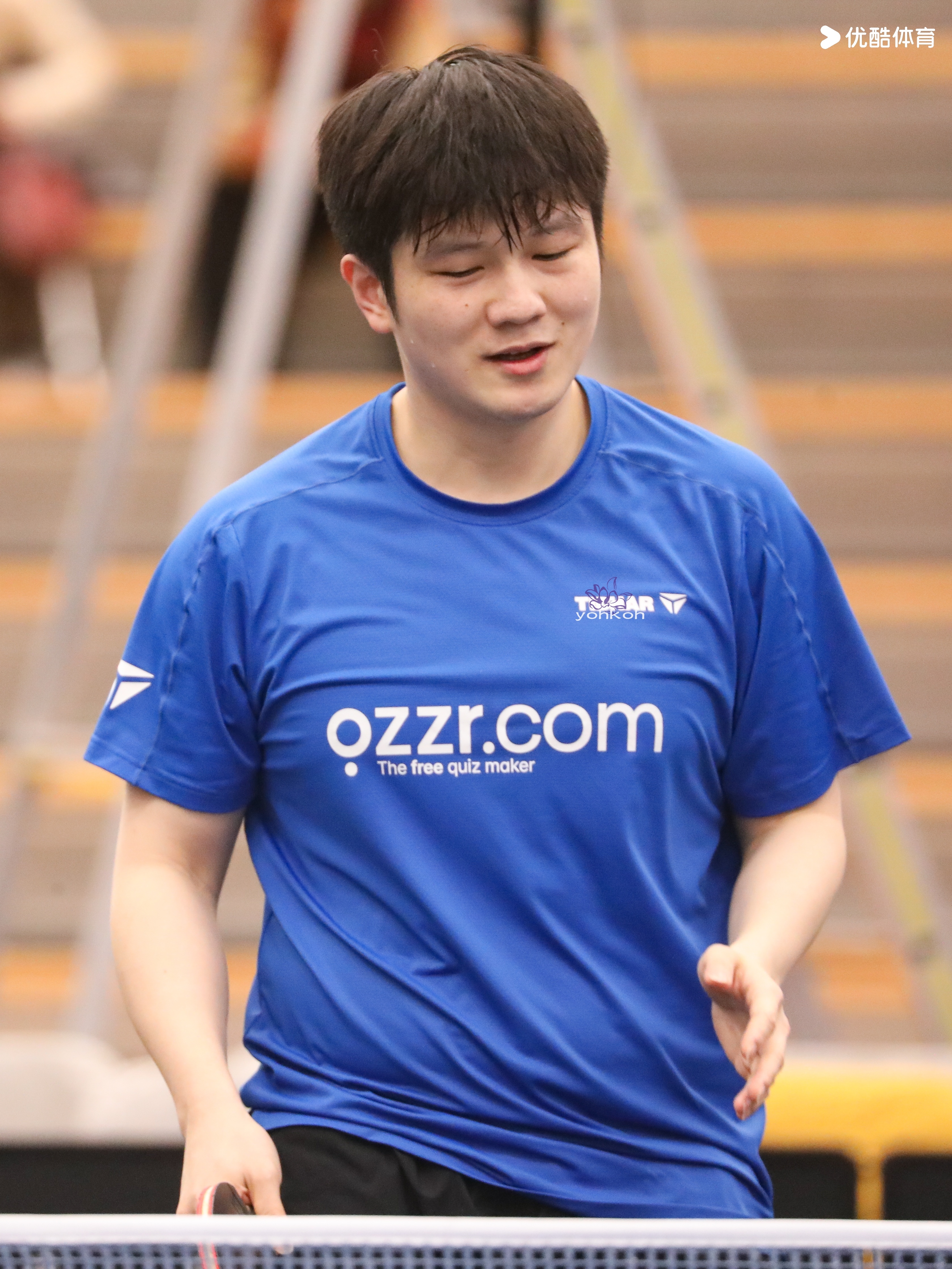 樊振东樊振东气鼓鼓自己打自己德甲乒乓球联赛 “下次不可以这样了哦”