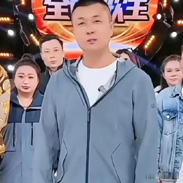几十亿的老板每天点外卖
  太原老葛每天的生活曝光，据小刀说，作为一位身家几十亿