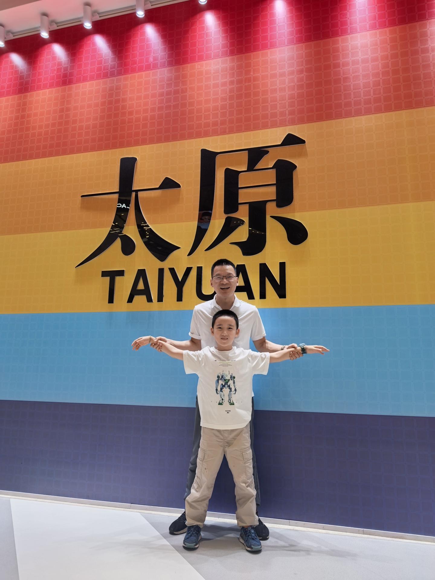 第一次来山西，天气比较凉爽，刀削面也很不错，晋善晋美。