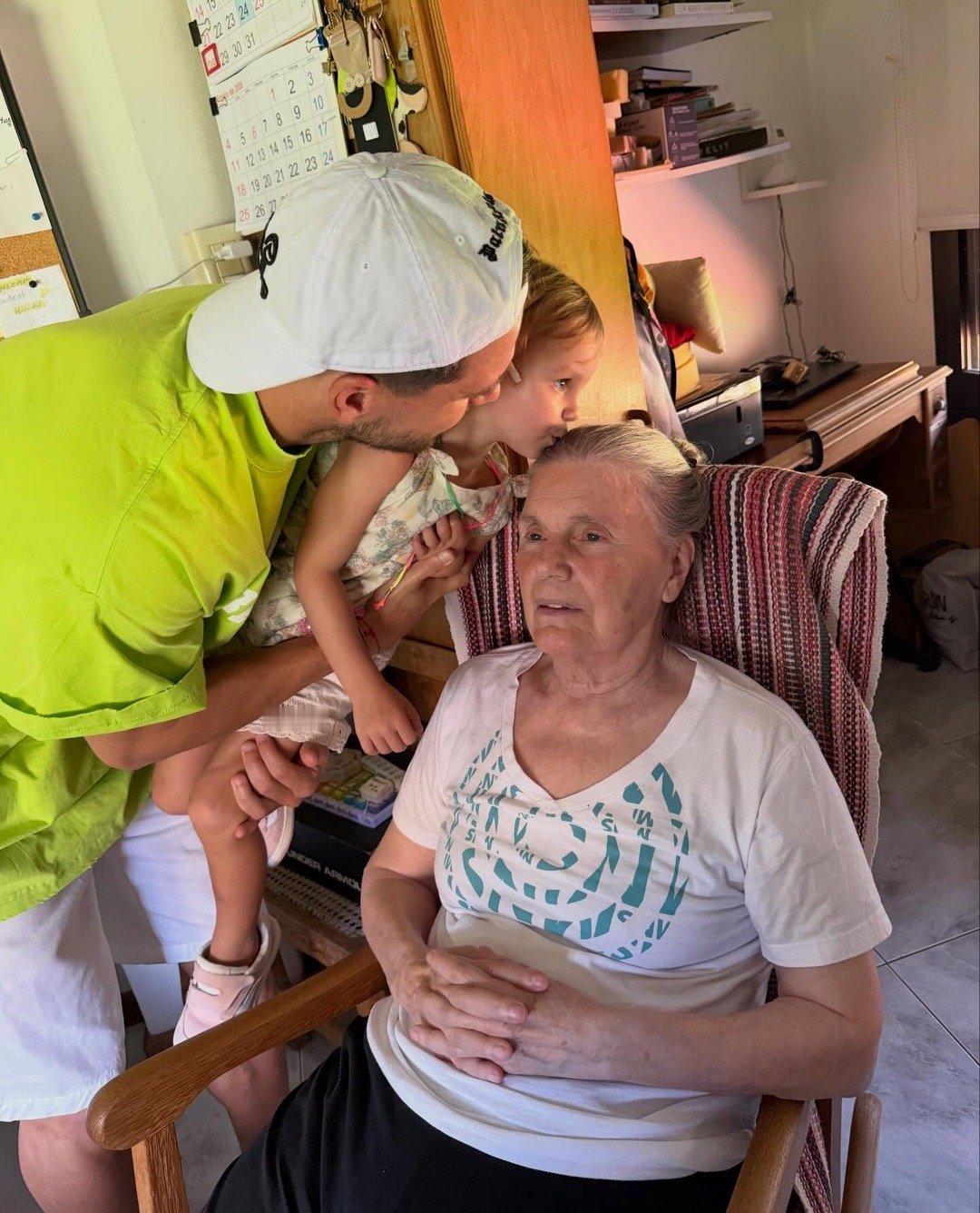 洛萨尔索充电照😍🔋💫非常感谢🙏🏼❤️洛塞尔索关注阿根廷球员