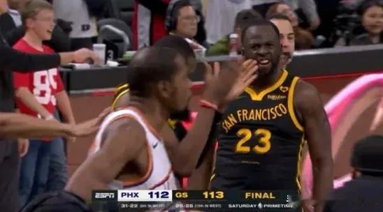NBA赛场：格林真的是嘴巴长得丑，从里边喷出的话更恶心，建议缝上！
  格林这货