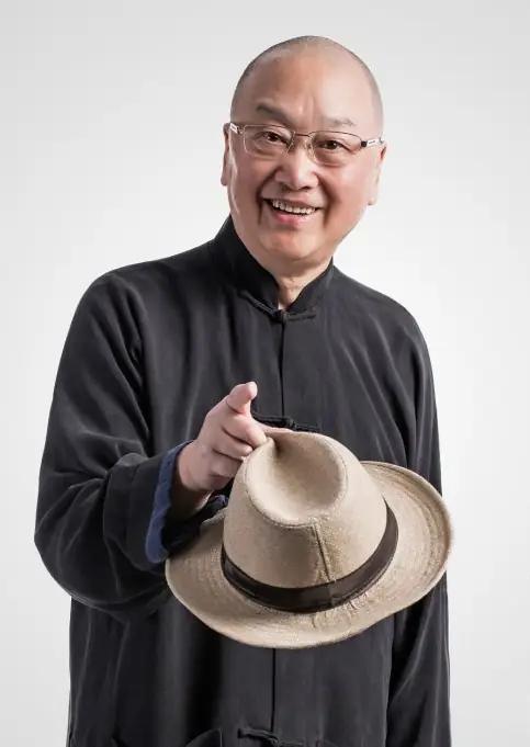 乔榛，1942年11月17日出生于上海，1965年毕业于上海戏剧学院表演系，同年