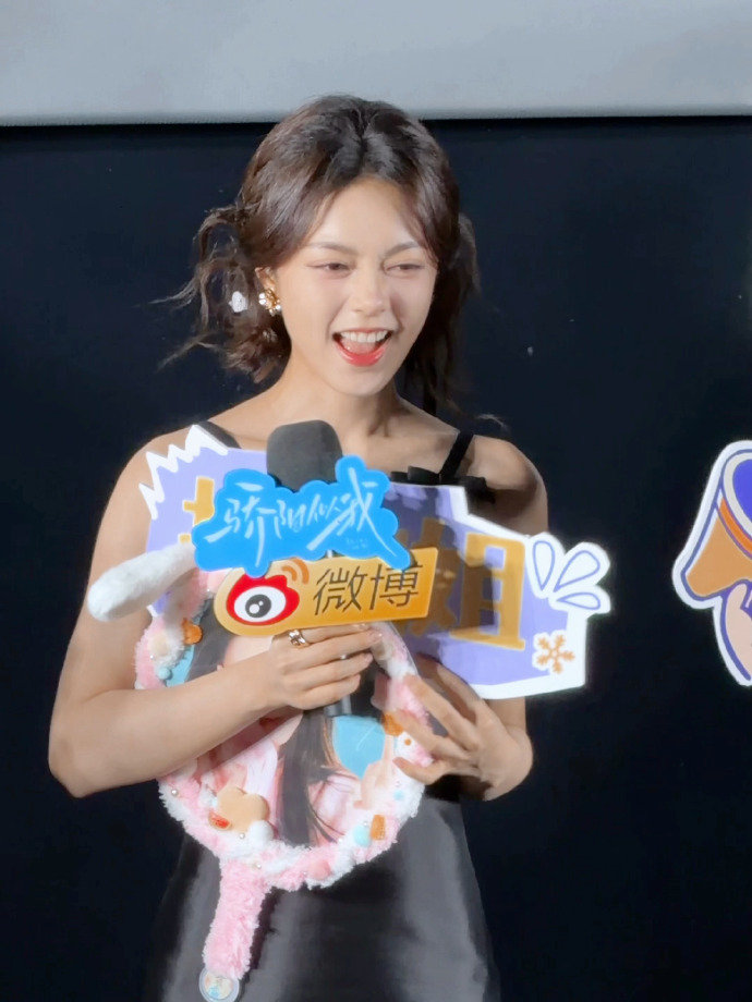 赵今麦兔老大适配度   赵今麦和兔老大的适配度~想把家麦此等萌物一口吞食之 