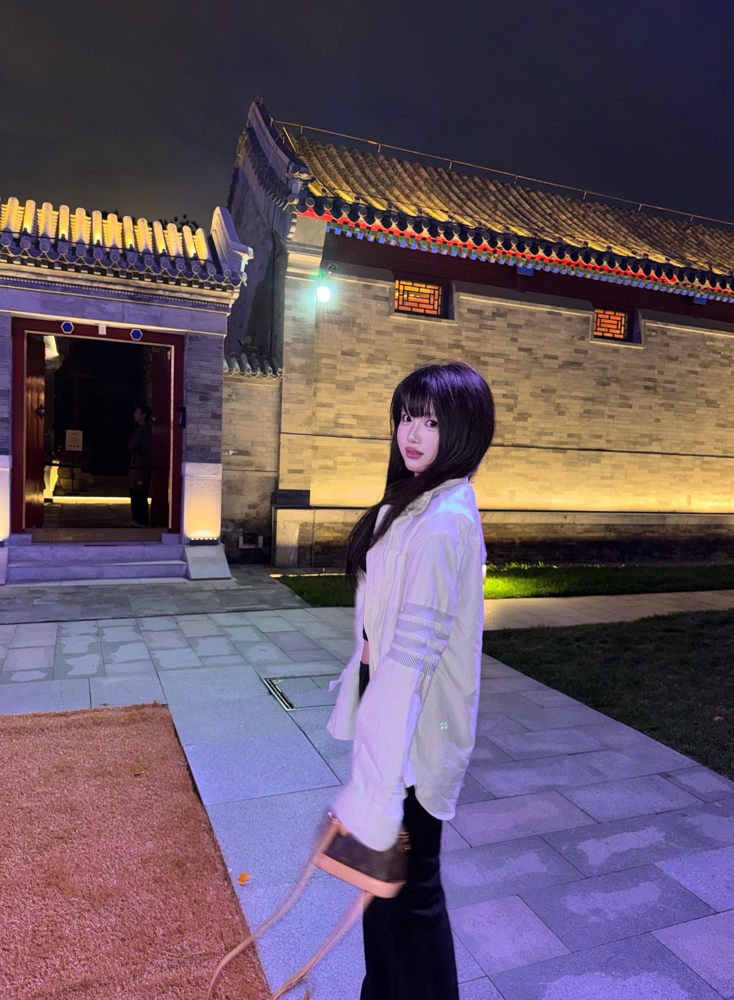 我后悔送你礼物 因为你根本不珍惜 包括我。