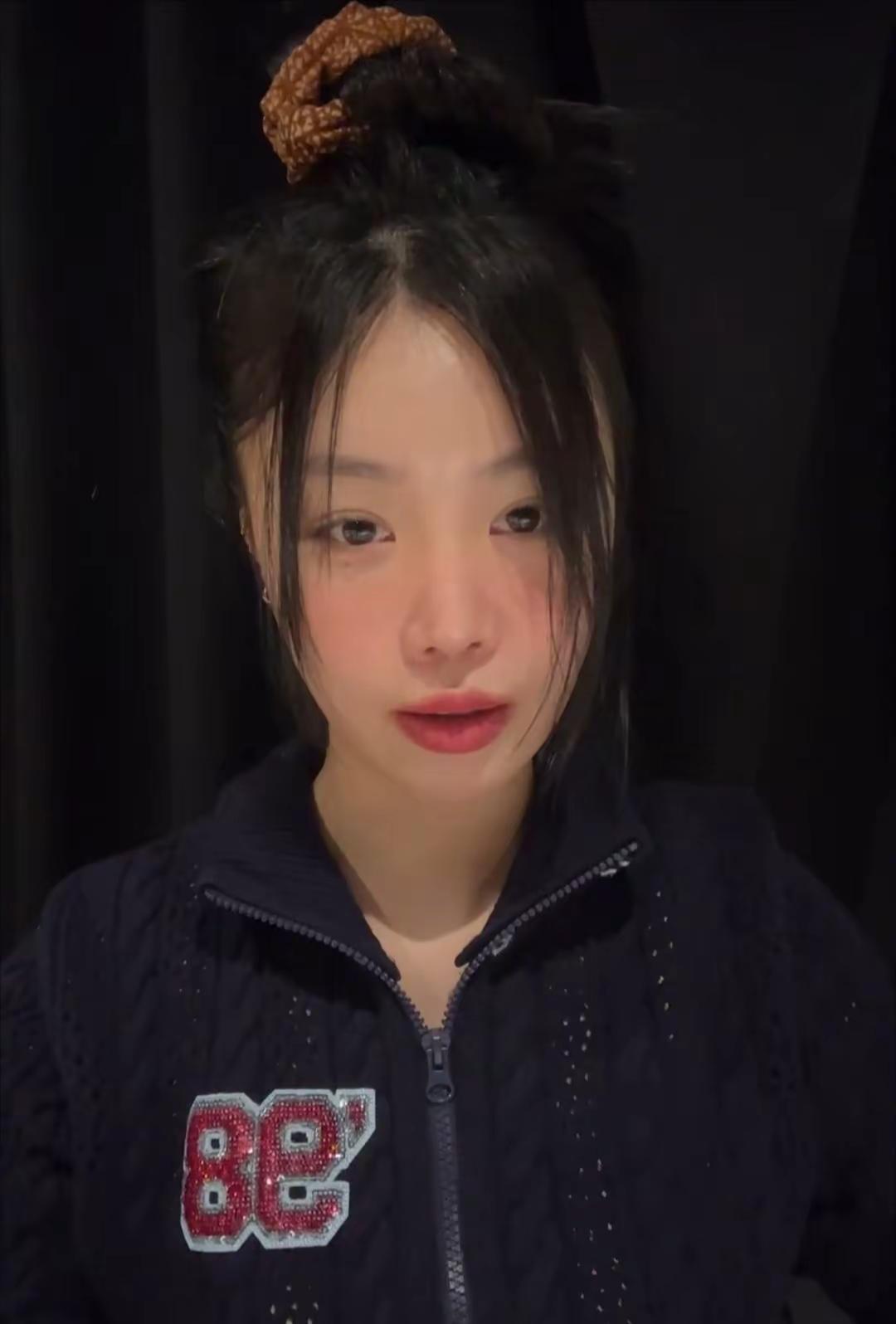 徐穗珍 儿童节快乐💝Soojin卡哇伊。250505徐穗珍直播live 照片 