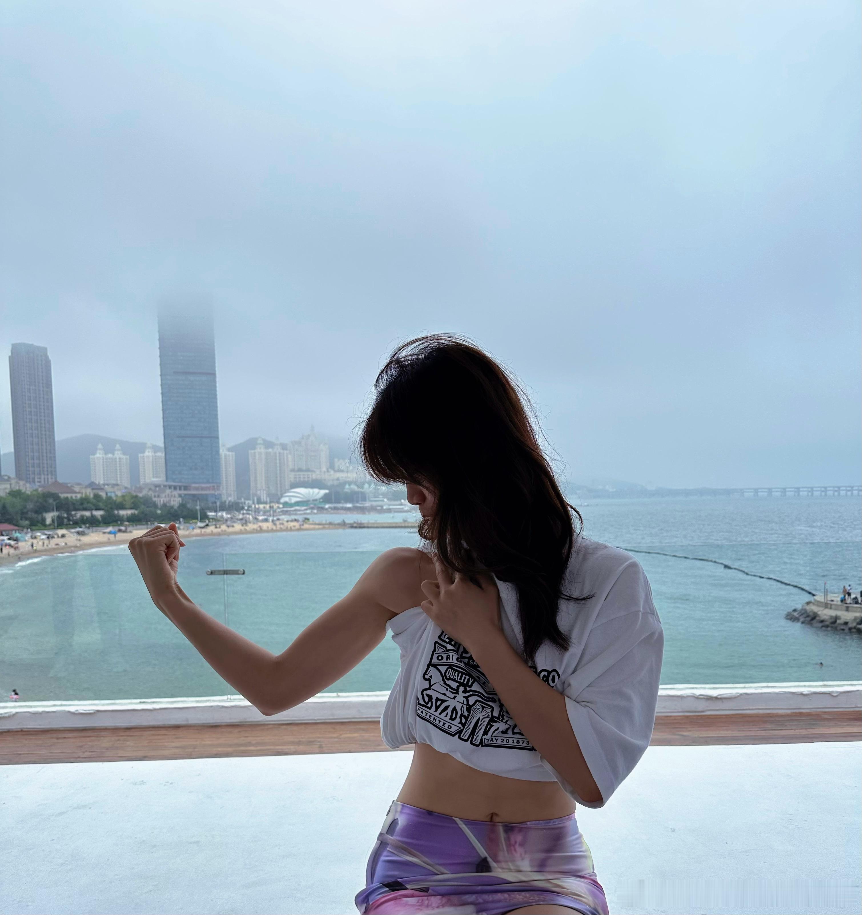人生的究极梦想是不是躺在海边喝咖啡 大连