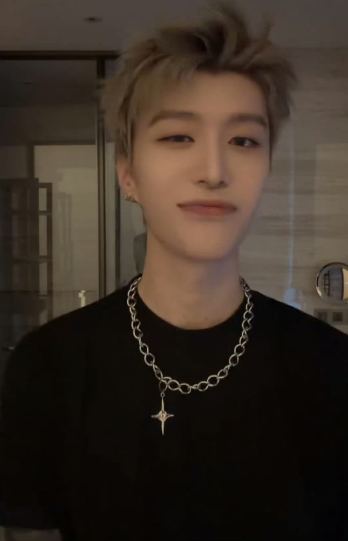 范丞丞文案好拽 范丞丞凌晨3点出来玩的含金量范丞丞文案好拽，范丞丞凌晨3点出来玩