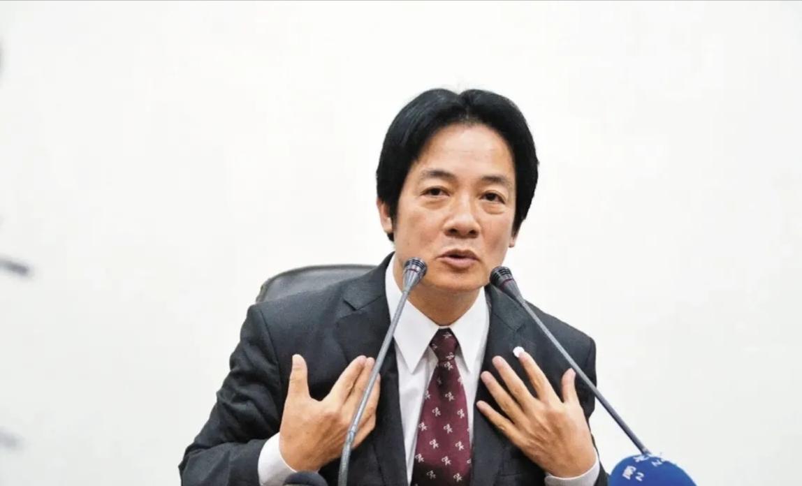 赖清德现在正事不干，就是天天为军购辩护。昨天赖清德出席岛内的一个活动又开始叫嚣：