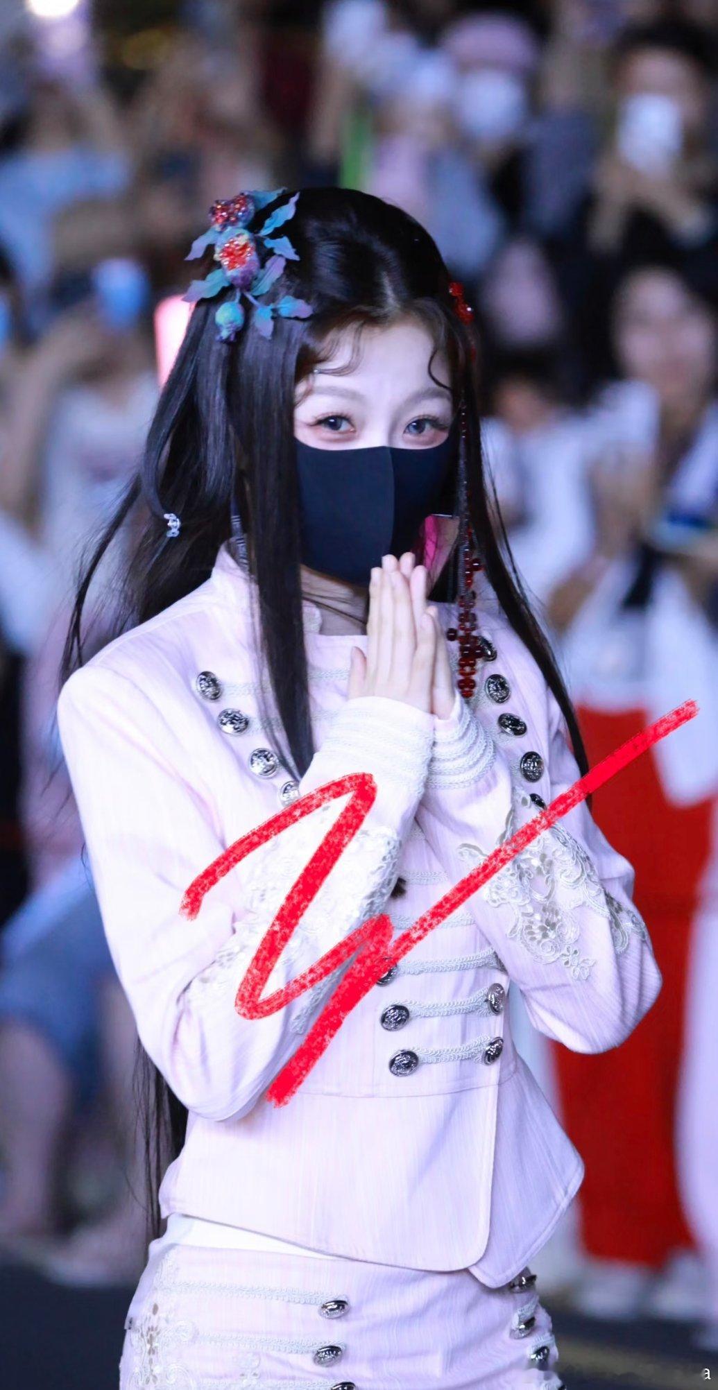 好漂亮的眼睛虞书欣何盼 ​​​