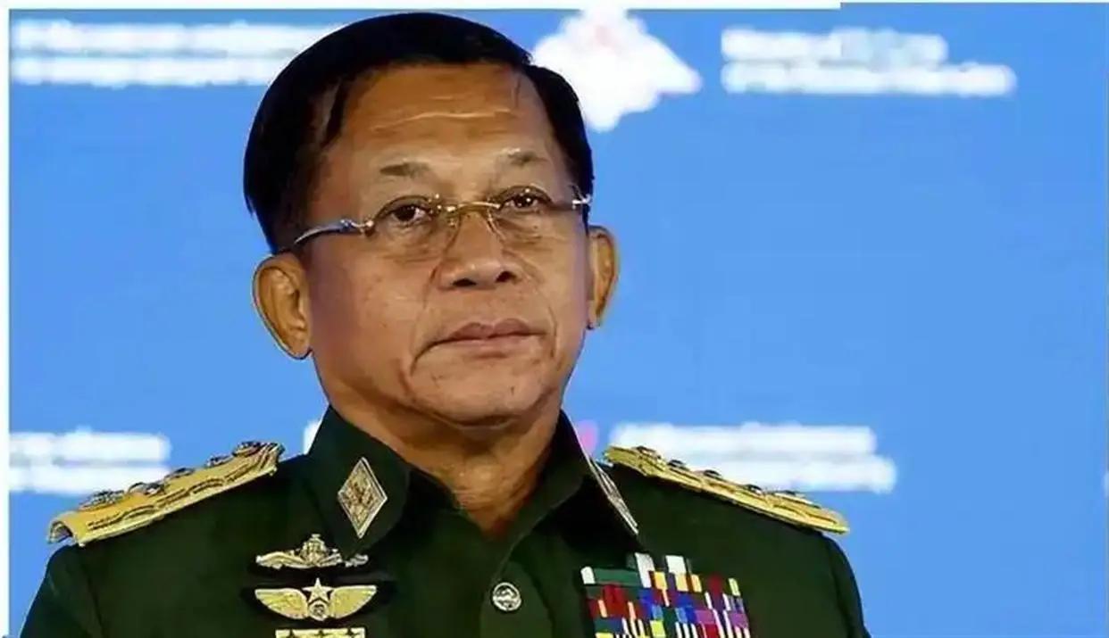 不懂就问，敏昂莱并没有直接判处四大家族 16 人死刑，这份判决是中国法院作出的，
